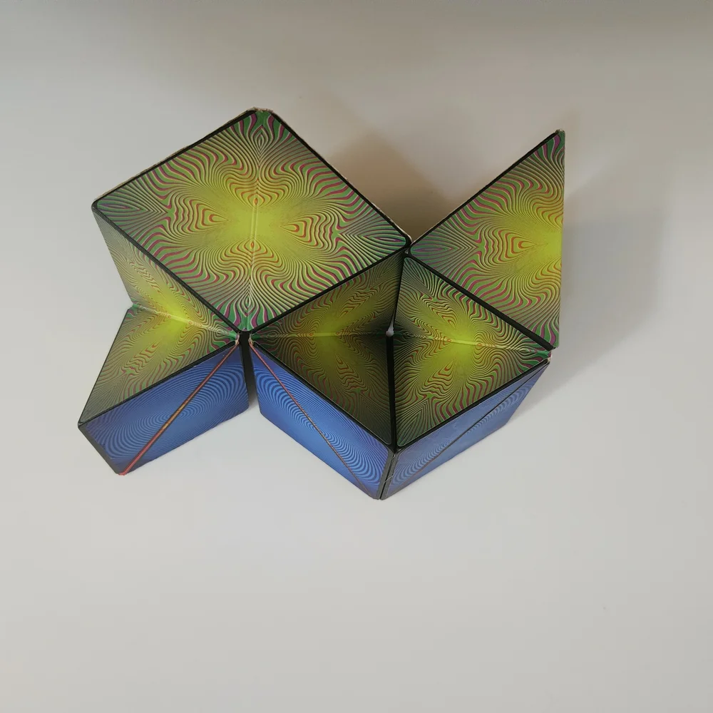 Fun In Motion Toys Cube Magnetic Mind Puzzle - Yellow & Blue 2019